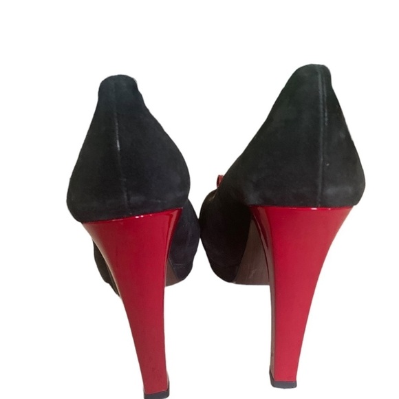 Stuart Weitzman Puento Black Suede Peep Toe Stiletto Heels Sz 8.5 Red Bow & Heel - Picture 6 of 14